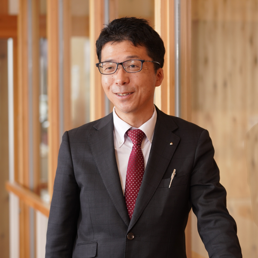 岸本智の画像