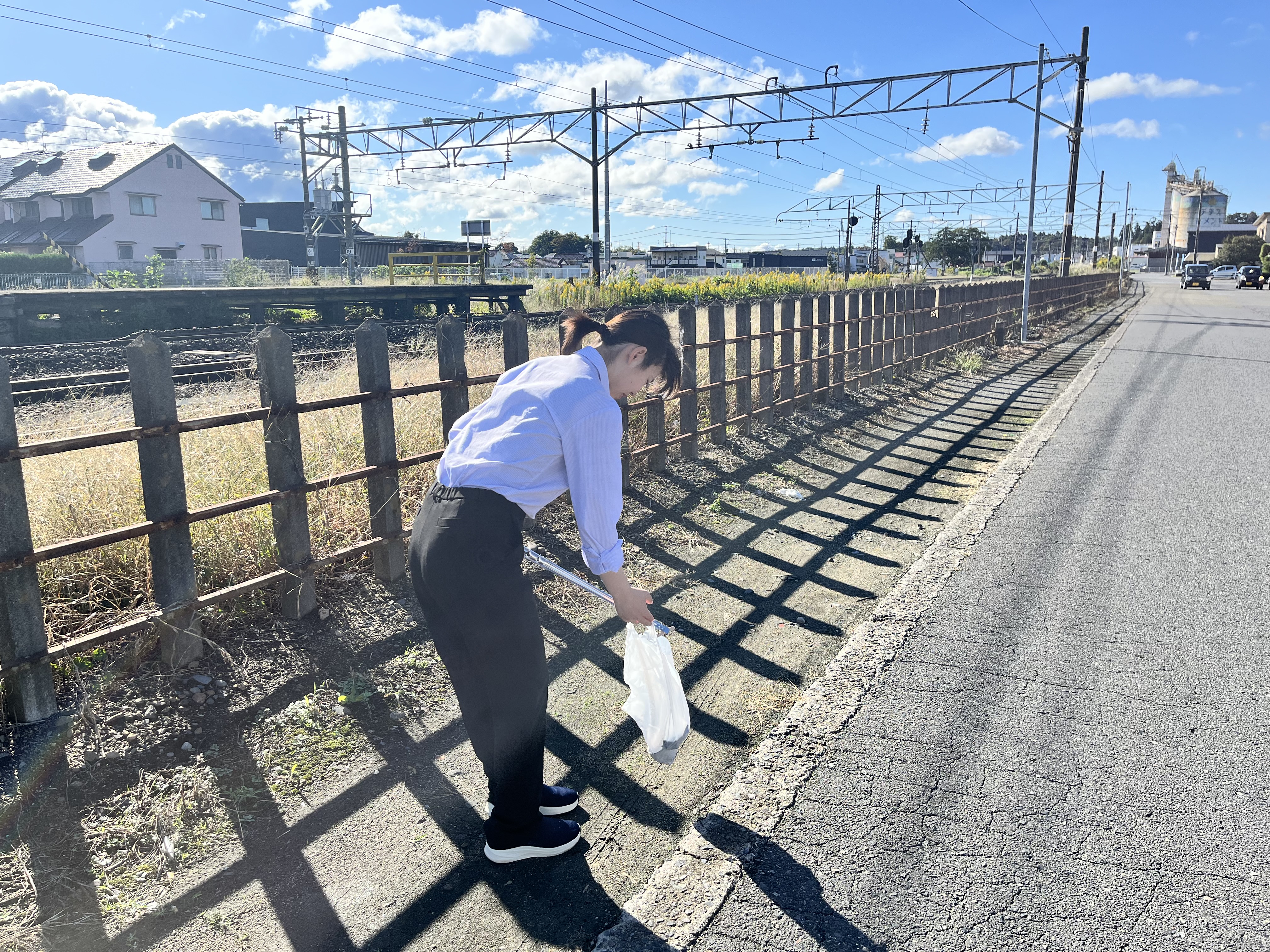 本社支社周辺の美化活動を実施しました。の画像